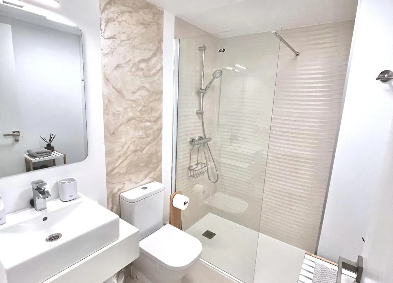 Casa Estepona - Apartamento Con Un Toque Artistico